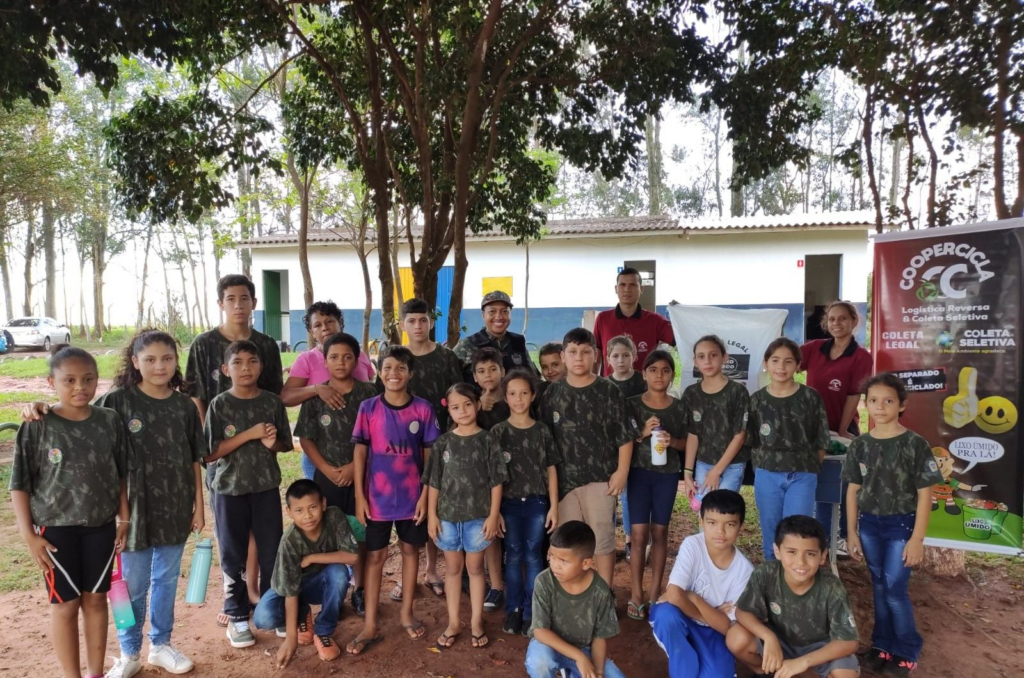 Projeto Florestinha de Amambai realiza visita técnica em Cooperativa de coleta e reciclagem
