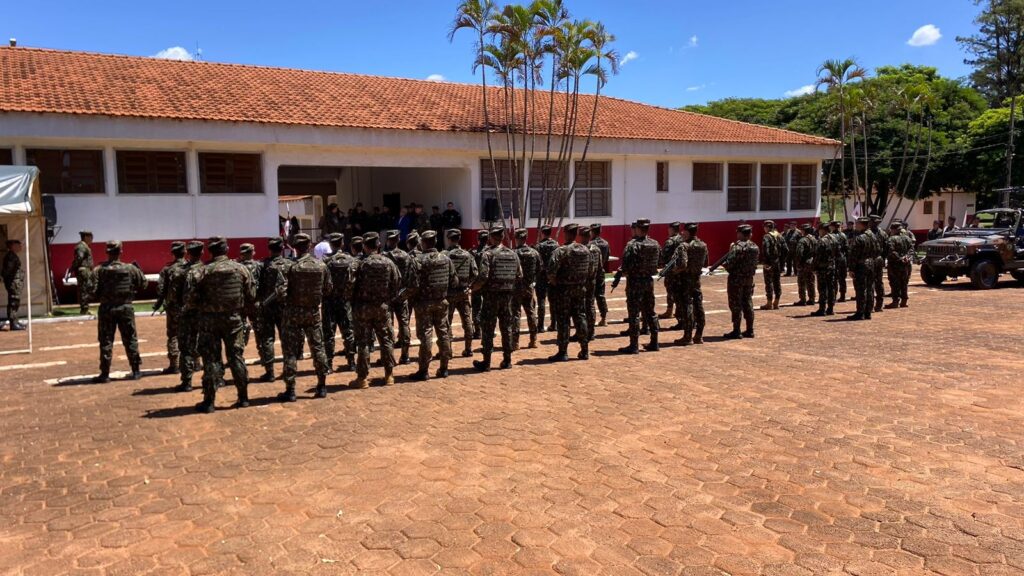 Exército ativa Esquadrão em Iguatemi, com a presença do prefeito e general da brigada