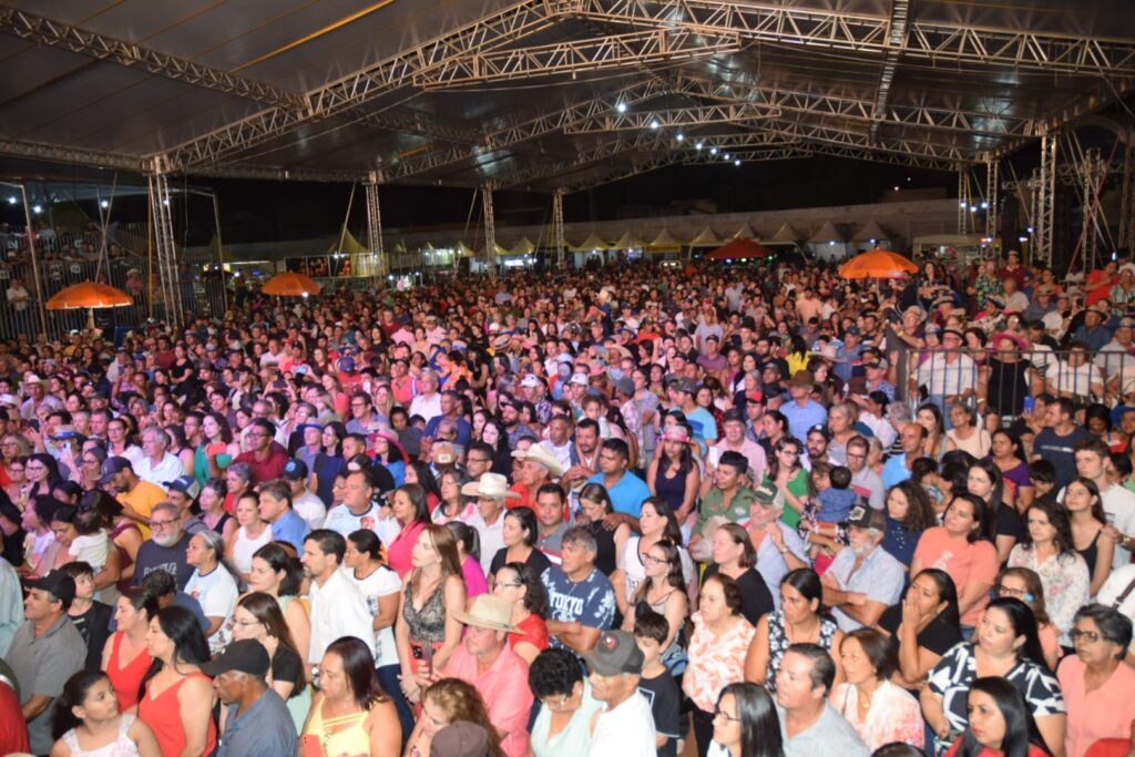 Mega show do Padre Alessandro Campos encerra a 1ª Expo Iguatemi com chave de ouro