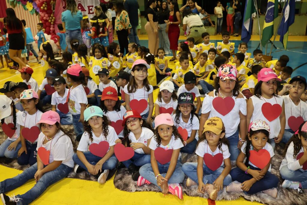 Secretaria de Educação de Paranhos promoveu evento em comemoração ao Dia das Mães